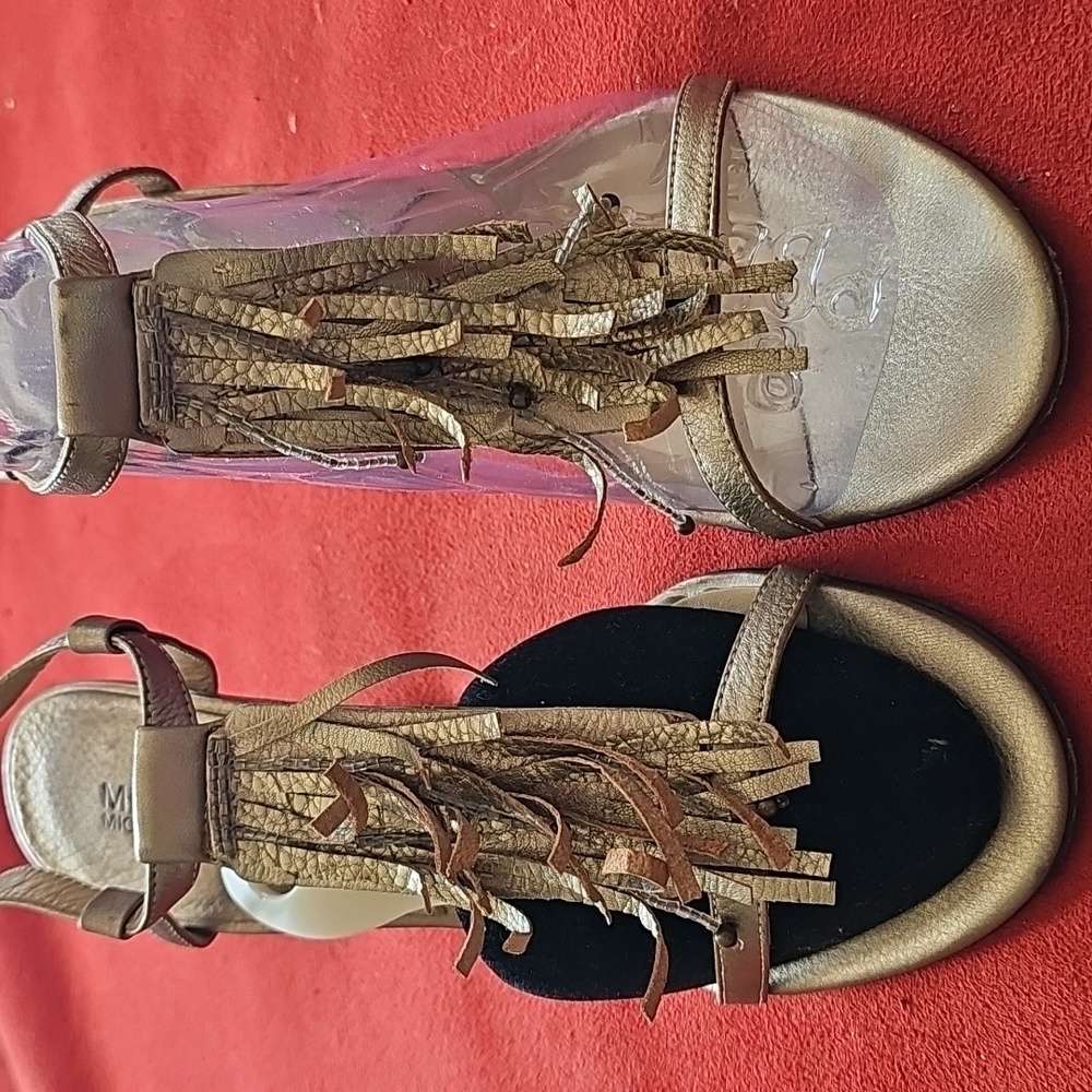 GORGEOUS MICHAEL KORS LEATHER FRIDGE HEELS 8.5